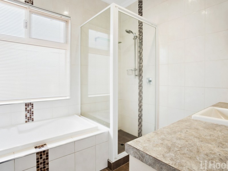 10 Brolga Meander, Nickol WA 6714