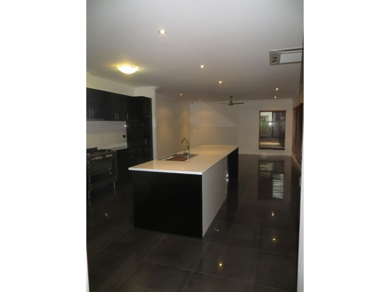 17 Yirrawari Street, Baynton WA 6714