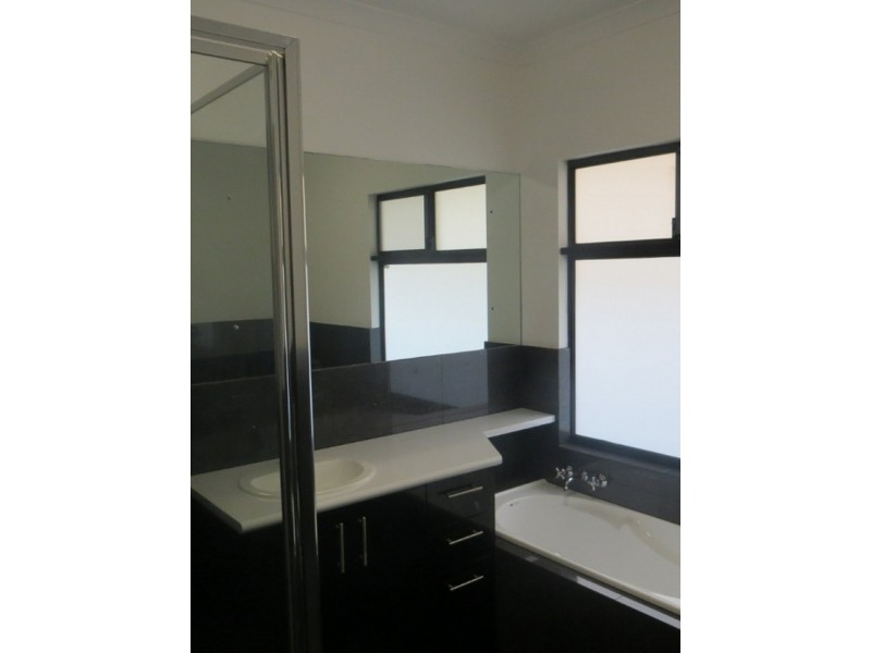 17 Yirrawari Street, Baynton WA 6714