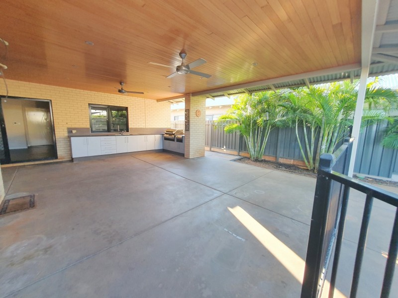 15 Ganbarr Street, Baynton WA 6714