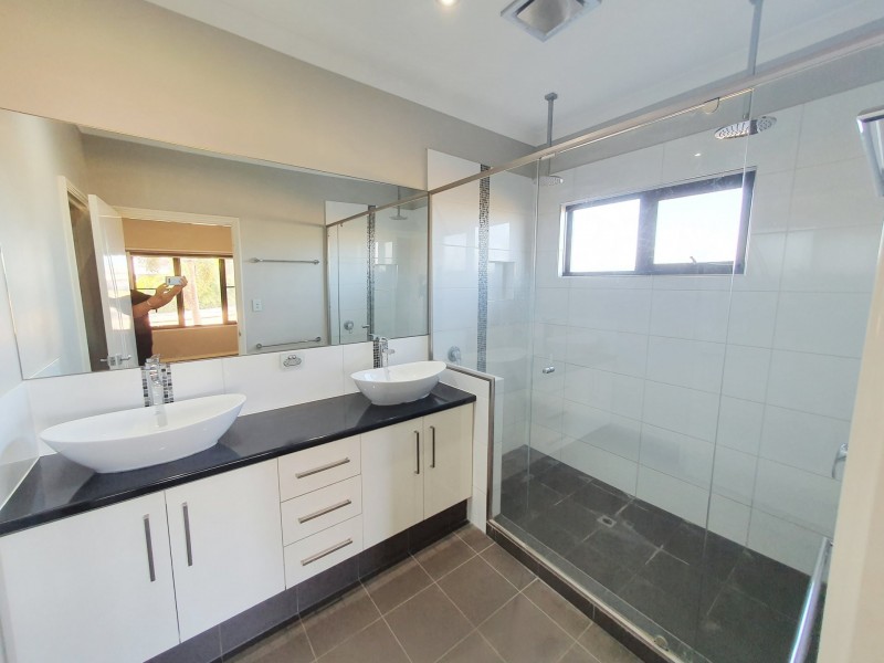 15 Ganbarr Street, Baynton WA 6714