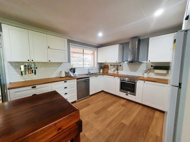 3 Warburton Cres, Dampier WA 6713