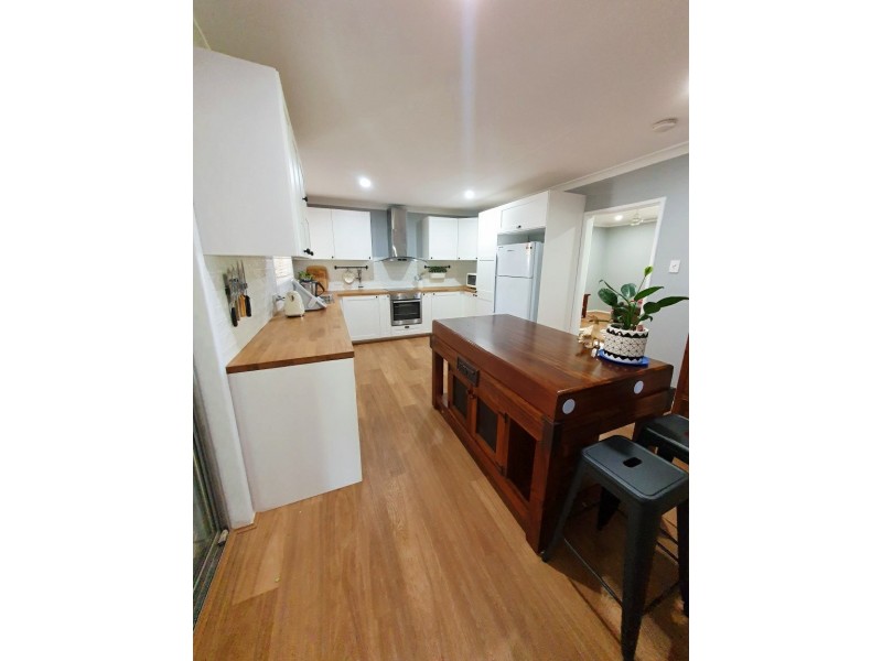 3 Warburton Cres, Dampier WA 6713