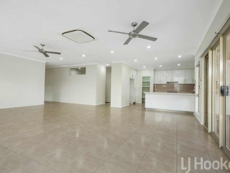 15 Baynton Drive, Baynton WA 6714