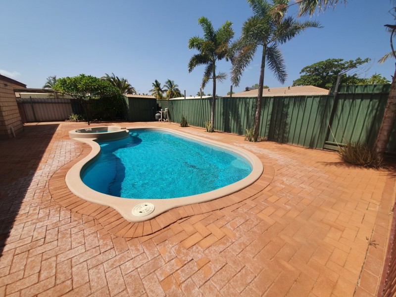 60 Campbell Cres, Baynton WA 6714