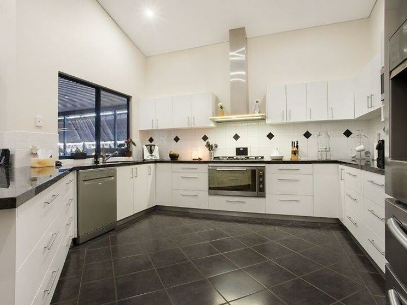 60 Brolga Meander, Nickol WA 6714