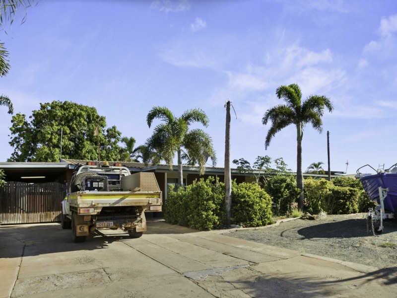 14 Lockyer Crescent, Dampier WA 6713