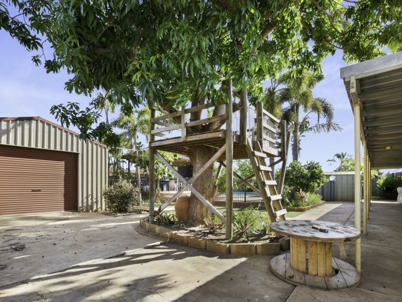 14 Lockyer Crescent, Dampier WA 6713