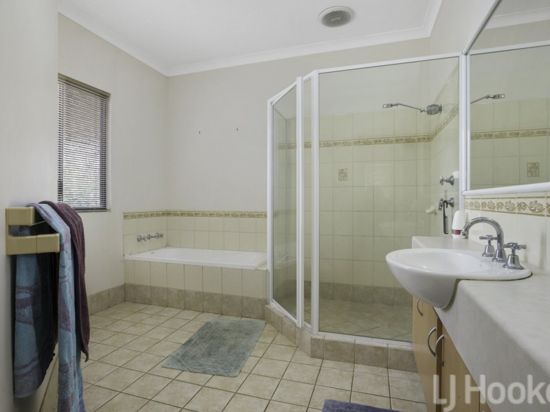 8 Koolinda Parade, Baynton WA 6714