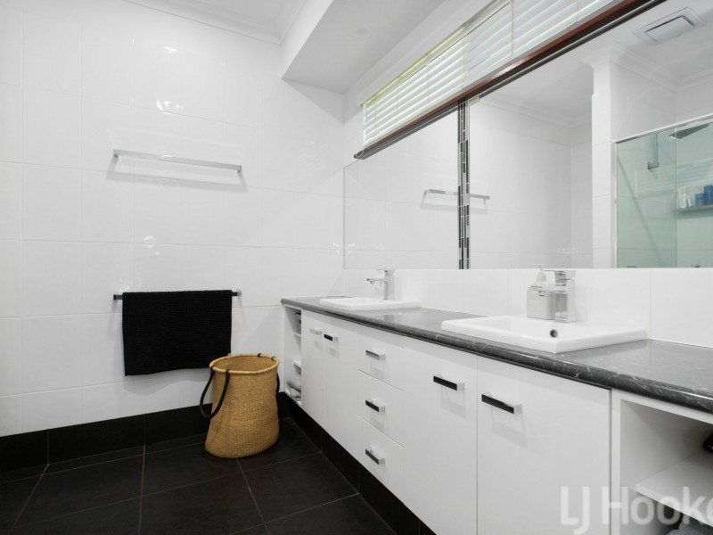 4 Warrida Street, Baynton WA 6714