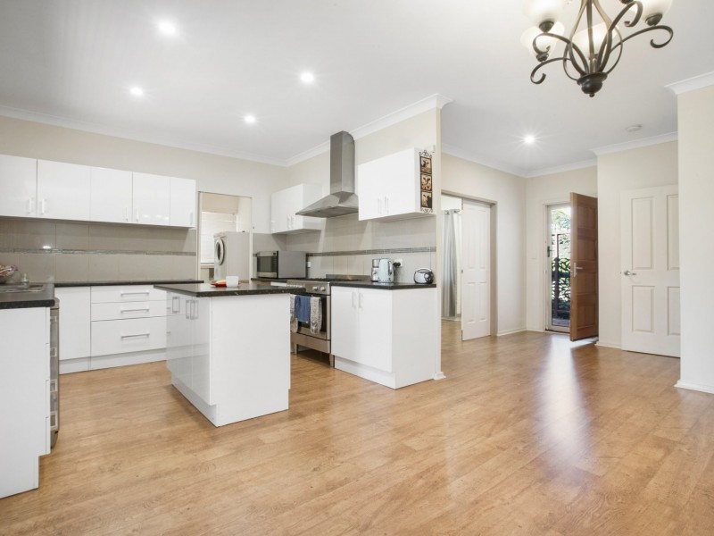 4 Watts Place, Baynton WA 6714