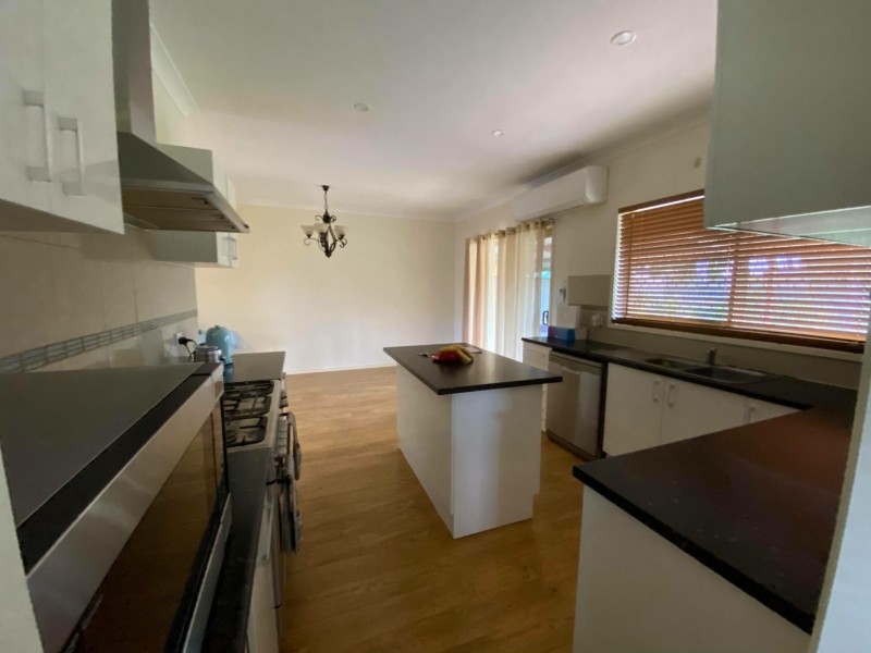 4 Watts Place, Baynton WA 6714