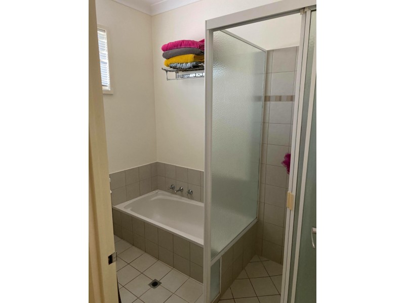 4 Watts Place, Baynton WA 6714