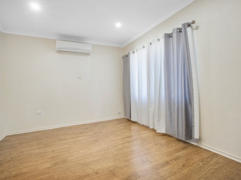 4 Watts Place, Baynton WA 6714