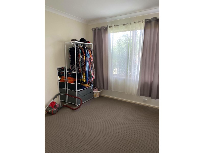 4 Watts Place, Baynton WA 6714