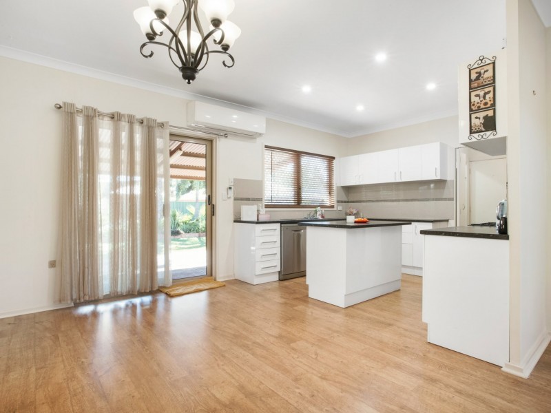 4 Watts Place, Baynton WA 6714