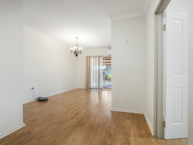 4 Watts Place, Baynton WA 6714