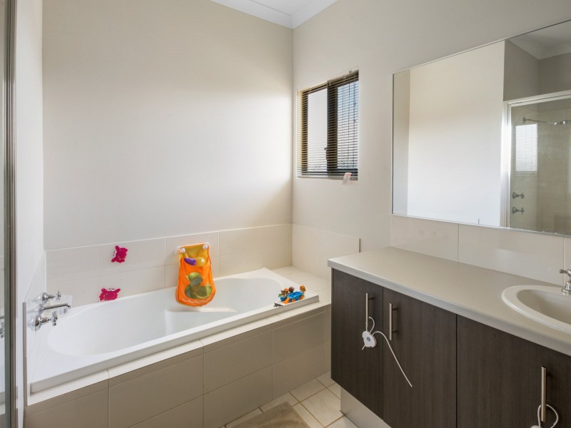 17 Nyamina Road, Baynton WA 6714