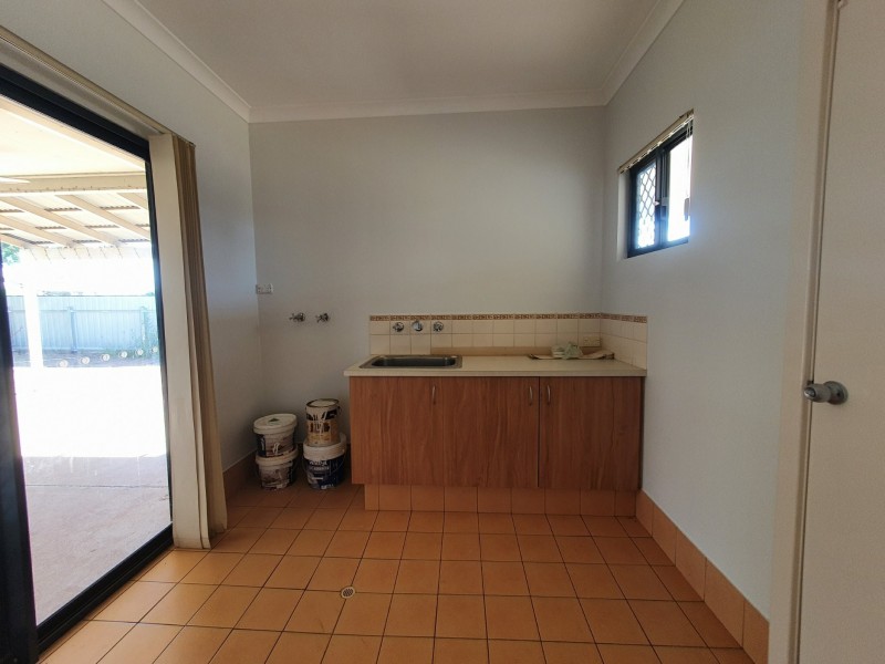 16 Armstrong Drive, Baynton WA 6714