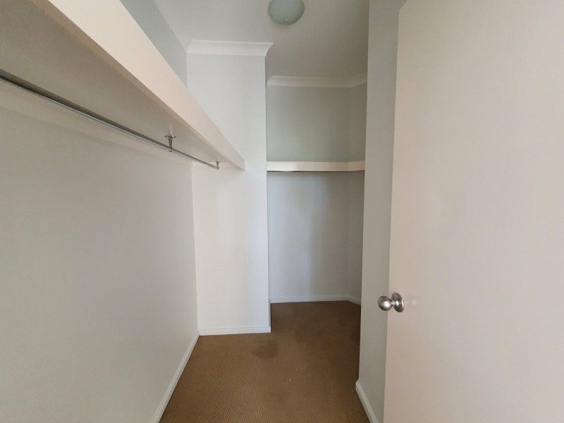 16 Armstrong Drive, Baynton WA 6714