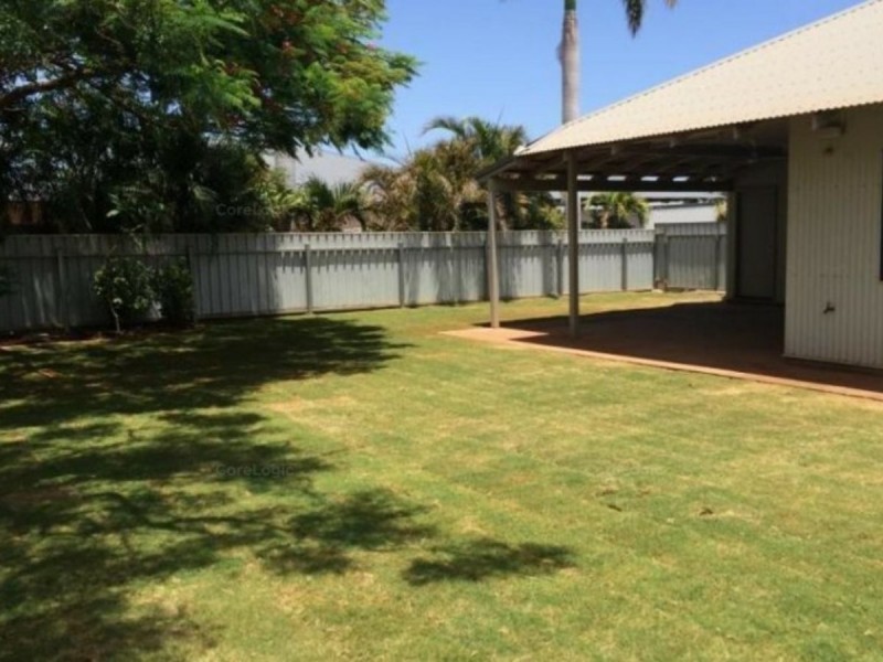 16 Armstrong Drive, Baynton WA 6714