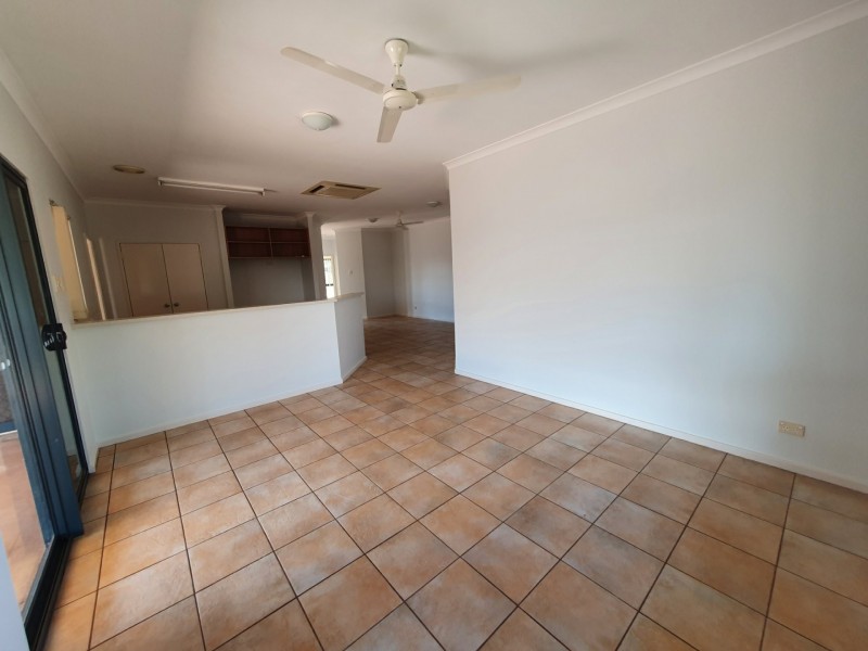 16 Armstrong Drive, Baynton WA 6714