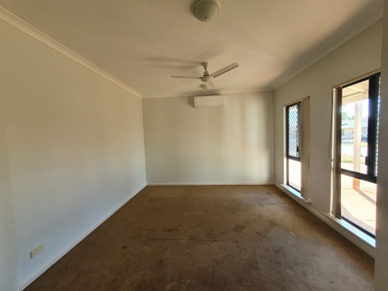 16 Armstrong Drive, Baynton WA 6714