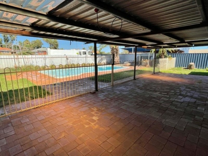6 Stuart Crescent, Dampier WA 6713