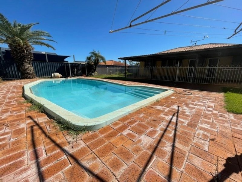 6 Stuart Crescent, Dampier WA 6713