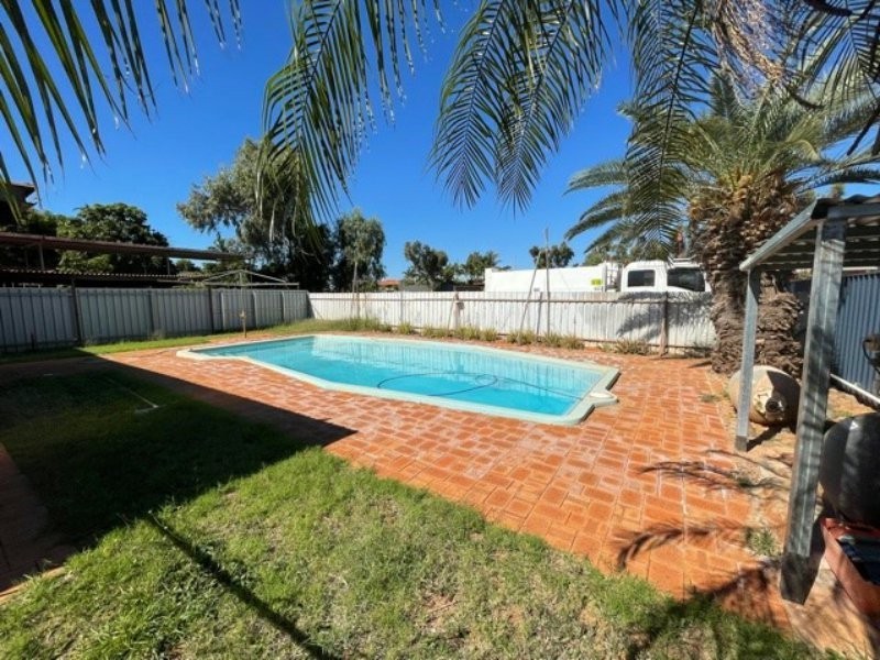 6 Stuart Crescent, Dampier WA 6713