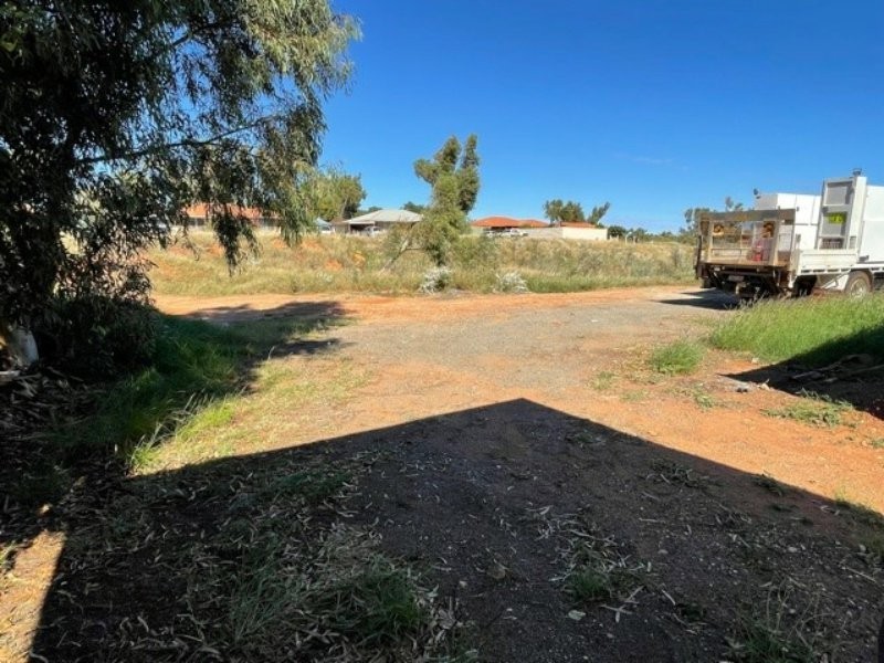 6 Stuart Crescent, Dampier WA 6713