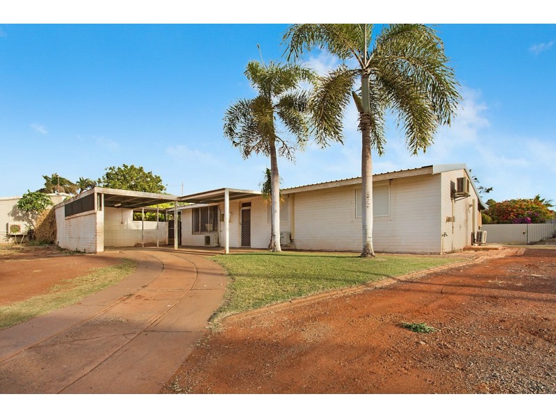 6 Lockyer Crescent, Dampier WA 6713