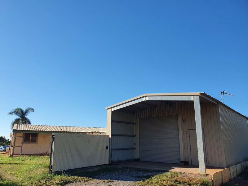 6 Lockyer Crescent, Dampier WA 6713