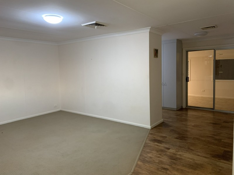 6 Lockyer Crescent, Dampier WA 6713