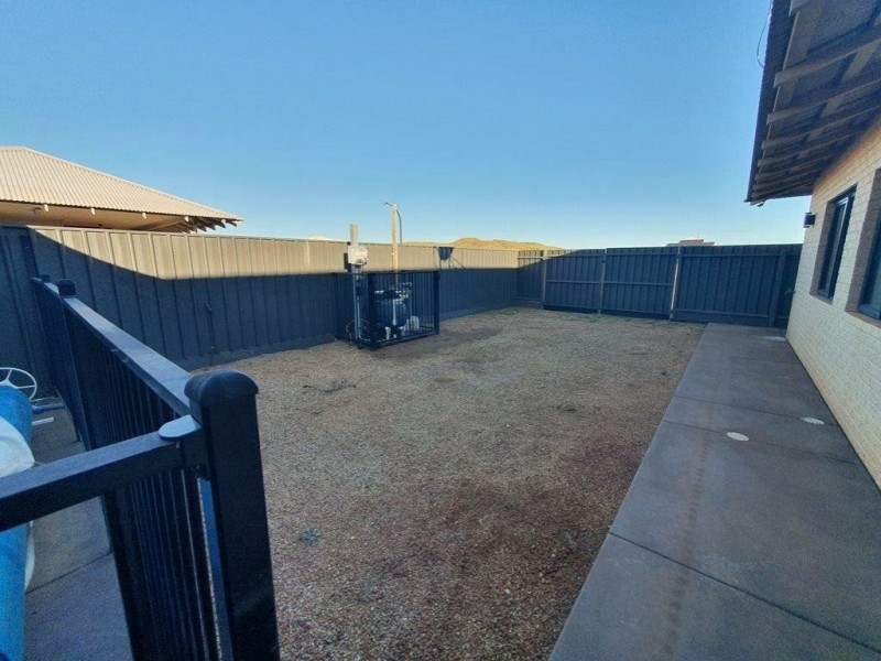 15 Ganbarr Street, Baynton WA 6714