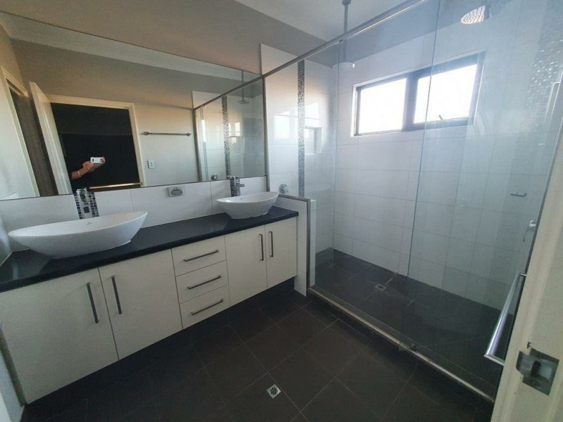 15 Ganbarr Street, Baynton WA 6714