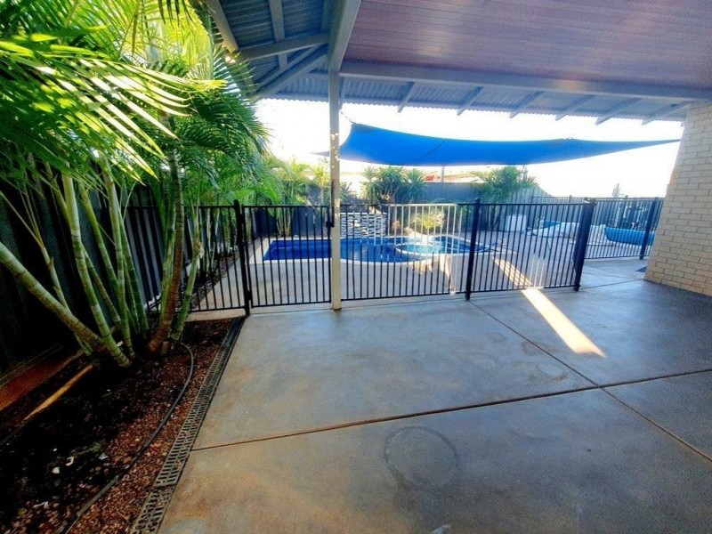 15 Ganbarr Street, Baynton WA 6714