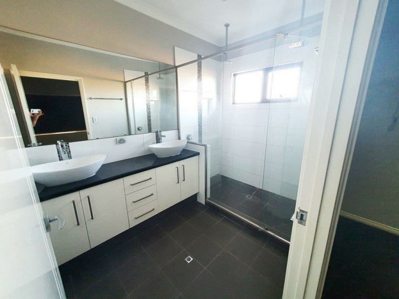 15 Ganbarr Street, Baynton WA 6714