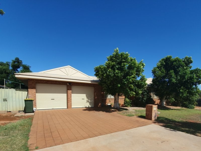 15 Campbell Crescent, Baynton WA 6714