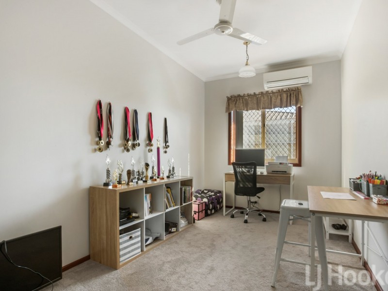 15 Campbell Crescent, Baynton WA 6714