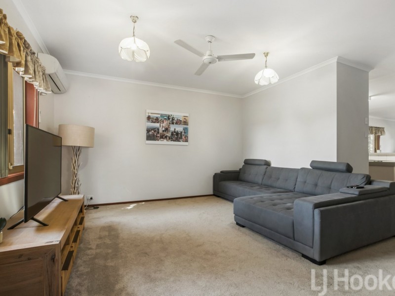 15 Campbell Crescent, Baynton WA 6714