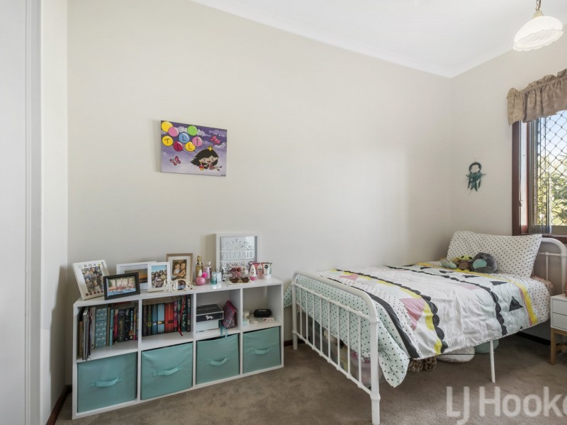 15 Campbell Crescent, Baynton WA 6714