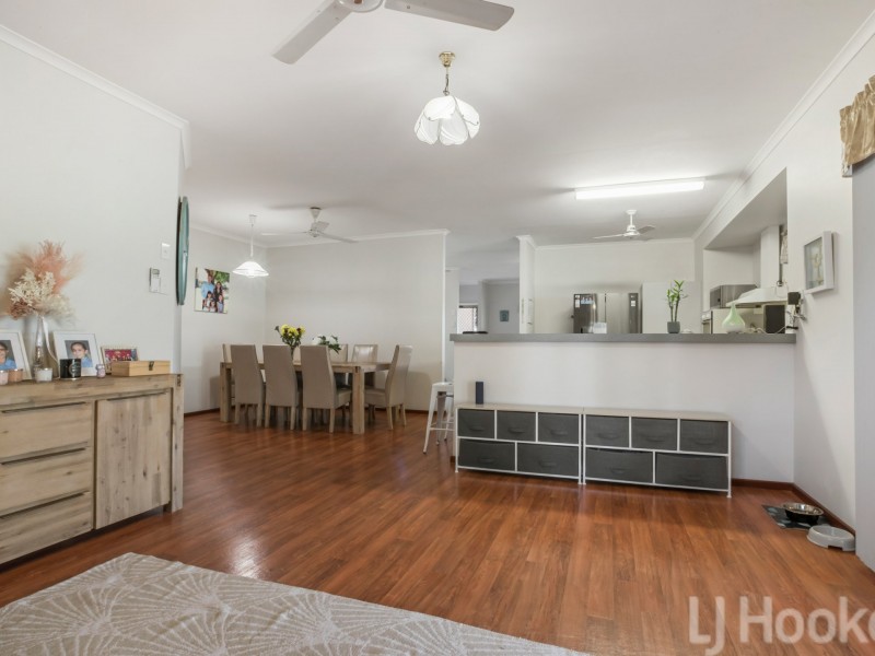 15 Campbell Crescent, Baynton WA 6714