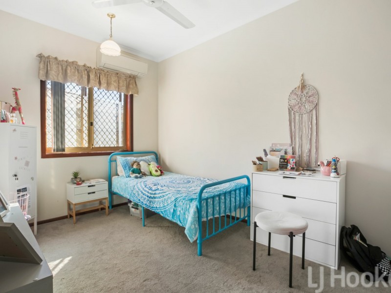 15 Campbell Crescent, Baynton WA 6714