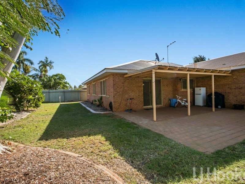 15 Campbell Crescent, Baynton WA 6714