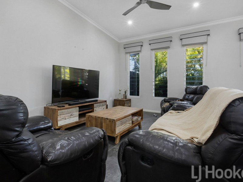 28 Prancing Avenue, Baynton WA 6714