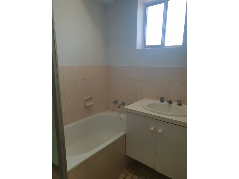 4/105 Hill Road, Dampier WA 6713