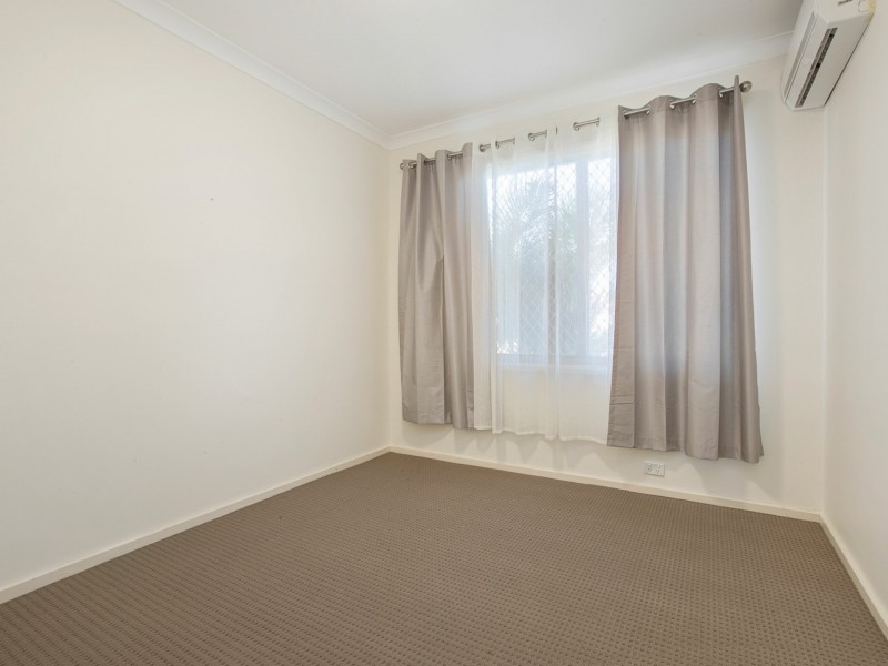 4 Watts Place, Baynton WA 6714