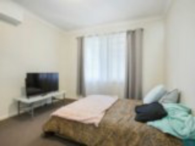 4 Watts Place, Baynton WA 6714