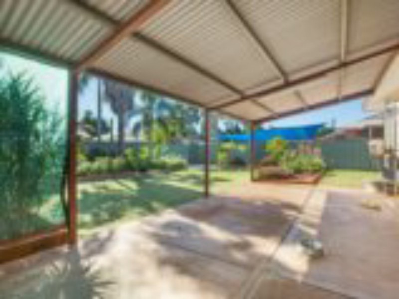 4 Watts Place, Baynton WA 6714